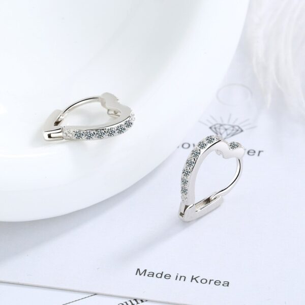 Aretes Huggies Coraz?n  Blanco/Plateado - Imagen 2
